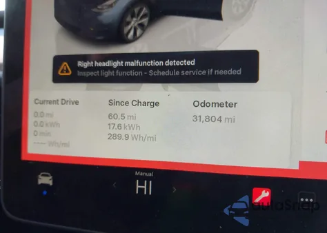 2024 Tesla Model Y Long Range Dual Motor All-Wheel Drive z USA, uszkodzony, nr VIN 7SAYGDEE9RA244223